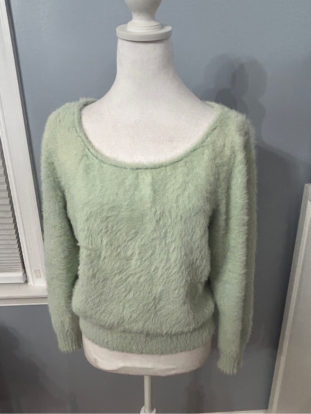 Victoria’s Secret Mint Green Fuzzy Knit Sweater S Scoop Neck Cozy